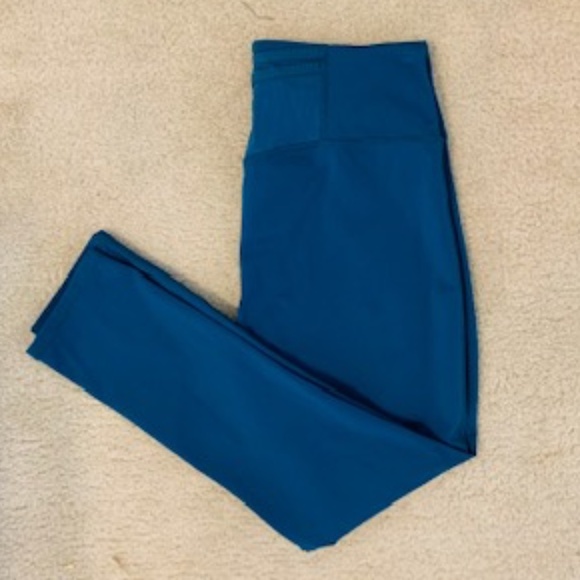 Fabletics Teal Blue/Green Capri Leggings with Back Waist Pocket - Medium - Picture 3 of 8